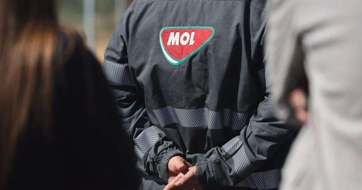 A Mol árfolyama nagyot esett, a forint újra a gyenge oldalára billent