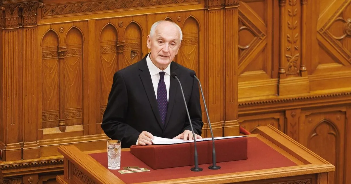 Baka András államfő felszólalásával kezdetét vette a parlament plenáris ülése