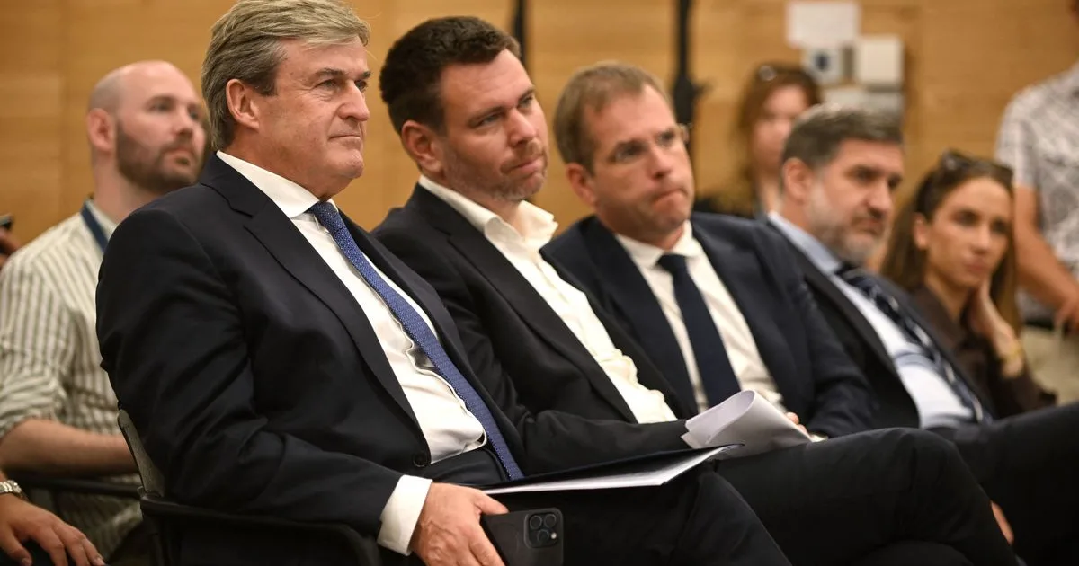 Dühös kamionosok rendkívüli tárgyaláson követelnek azonnali beavatkozást