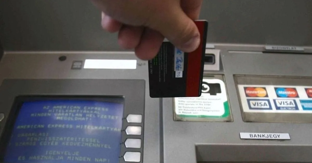 Erősödéssel próbálkozik a forint, az OTP is emelkedik
