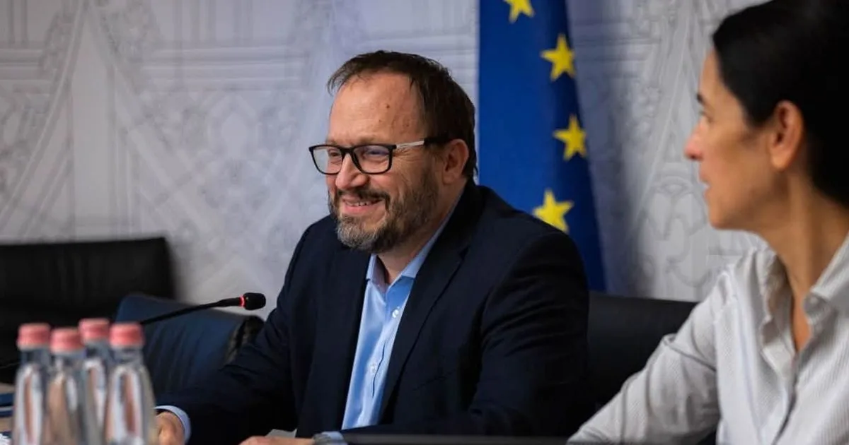 Kapitány súlyos veresége: Kármán lett a gazdasági kabinet elnöke
