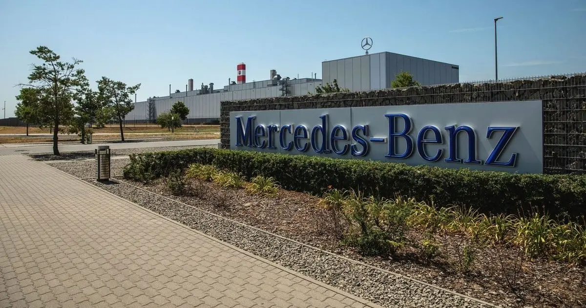 Mercedes: több munka ugyanannyi pénzért – Kecskeméten feszültség a bérek miatt