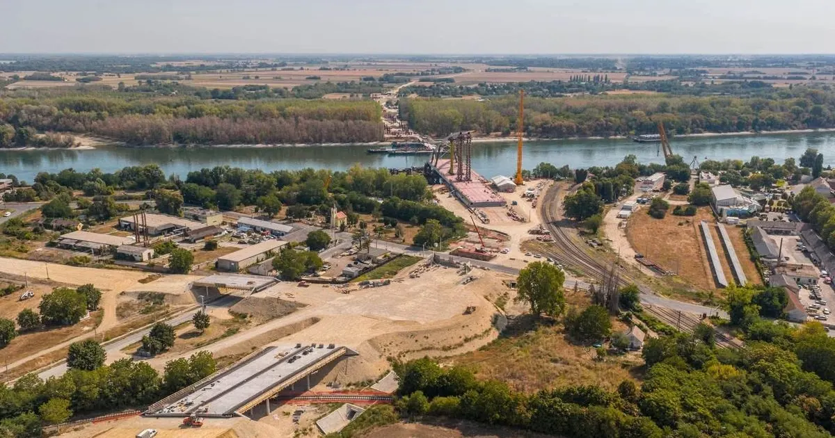 Mohácsi hídépítés miatt rontották a Duna Aszfalt hitelminősítését