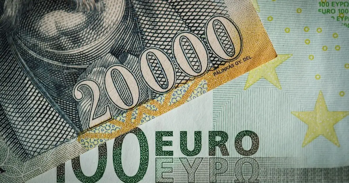 Reggeli csúcs a pesti tőzsdén, erős forint – este dől el a piacok sorsa