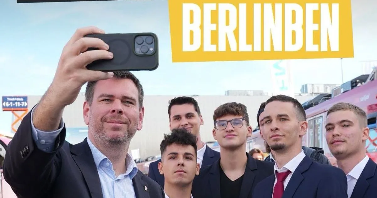 Vitézy Dávid Berlinben járt, és rögtön a zsebéhez kapott: erre cserélődne a magyar Bzmot