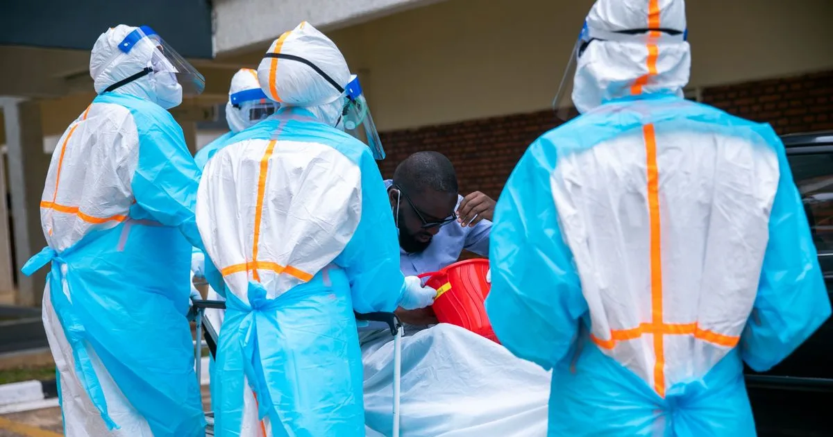 Ebola tört át a szigorú határokon, első haláleset: Európát is elérheti