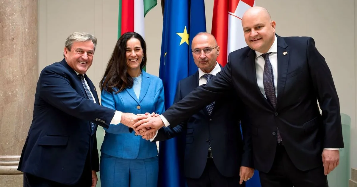 Kapitány és Orbán Anitával Zágrábban: új gázkitermelés és Mol-ügy