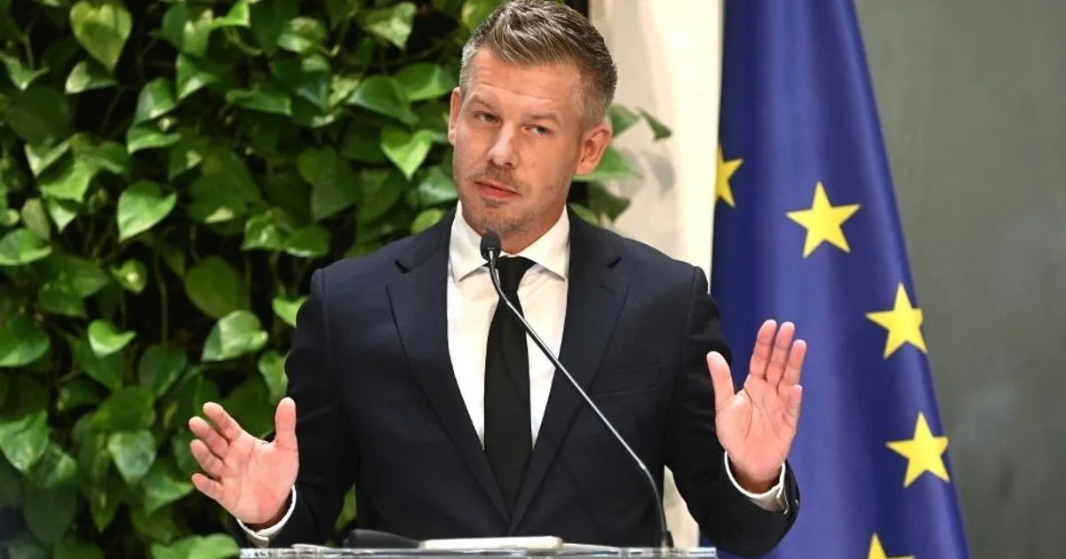 Magyar Péter bejelentette az adóemelés részleteit: ennyit fizetnek a katások 2027-től