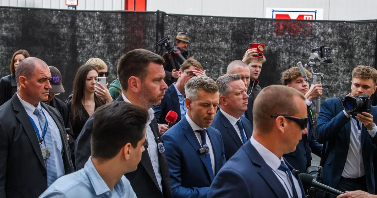 Magyar Péter máris új székhelyre költözhet – Vitézy sejtelmes válasza