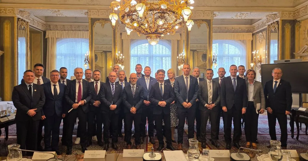 Önkormányzatok szorult helyzetben: jelképes adócsökkentés jöhet 2027-ben