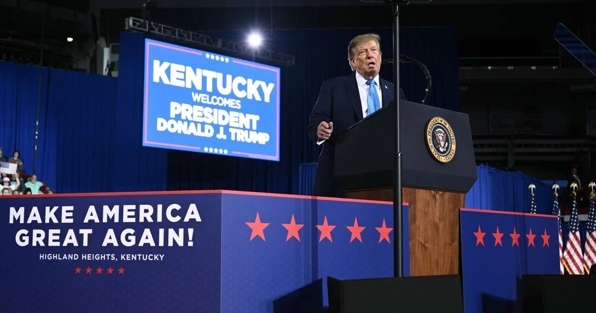 Trump védi Putyint: Zelenszkij a falnak megy – „Ukrajna romokban”