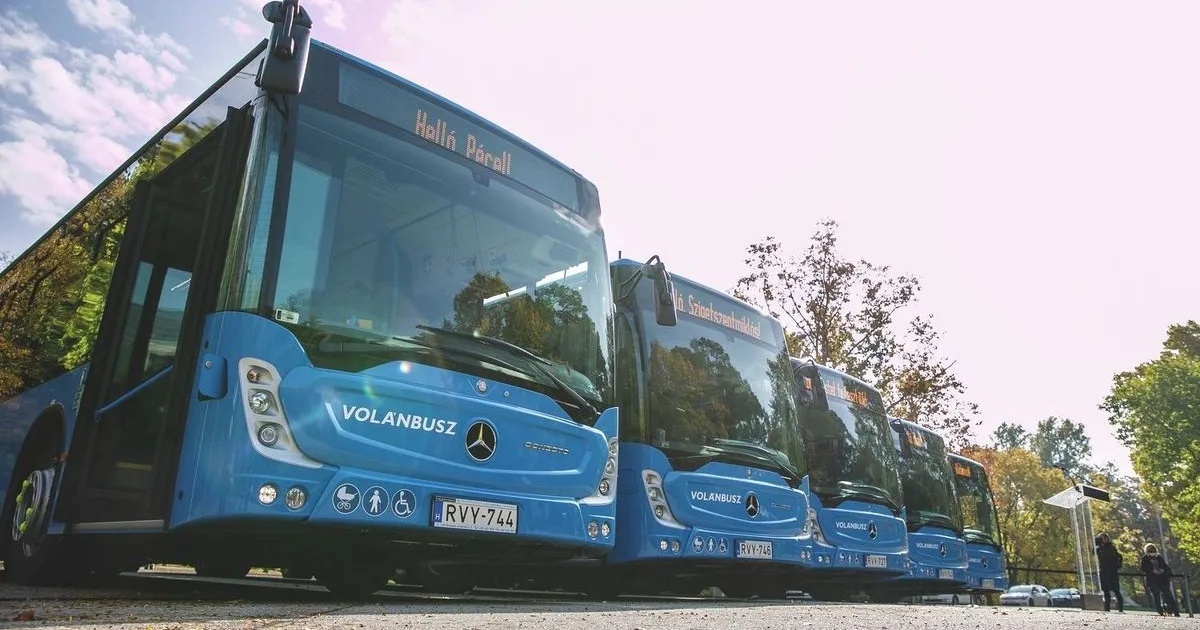 Vitézy újabb nagybeszerzést jelentett be: 500 busz jön, és a szupercsuklósokat is bevetik